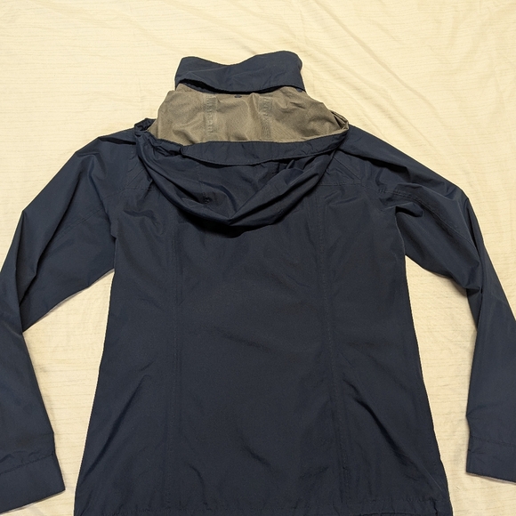 Lands' End Women's Squall Hooded Waterproof Raincoat, Blue, Size Small (6-8) - Picture 9 of 11